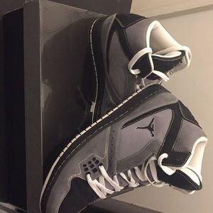 Gentle use Jordan Trunner 11